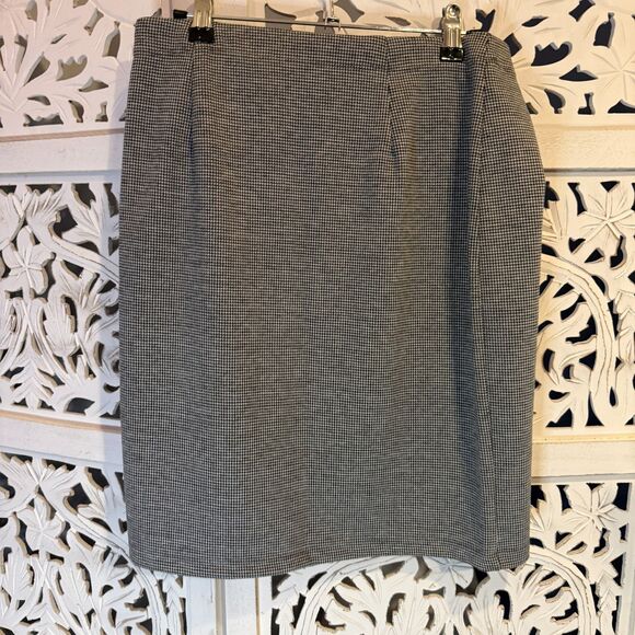 Max Studio Dresses & Skirts - NWT Max Studios Hounds tooth skirt size Medium